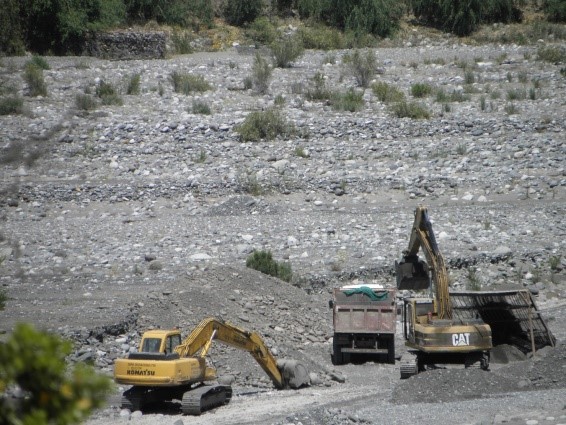 EXTRACCIÓN DE ÁRIDOS EN CACHAPOAL: REGANTES ACUSAN IRREGULARIDADES Y FALTA DE CONTROL