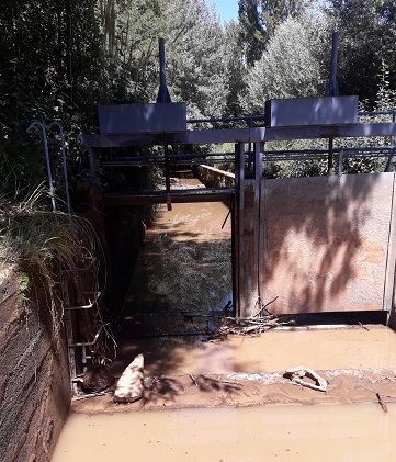 HOY SE RESTITUYE LA ENTREGA DE AGUA A USUARIOS AFECTADOS POR CRECIDA DE RÍO CACHAPOAL