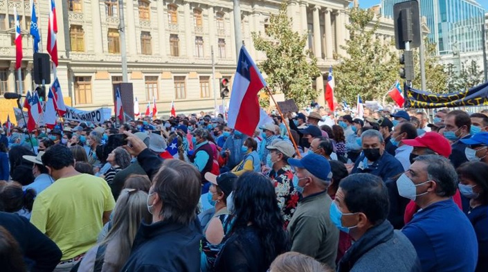 AGRICULTORES LIDERADOS POR SNA SE MANIFIESTAN ANTE PREOCUPACIÓN POR PROPUESTAS DE LA CC: “NO QUEREMOS MÁS TRABAS E INCERTIDUMBRE”